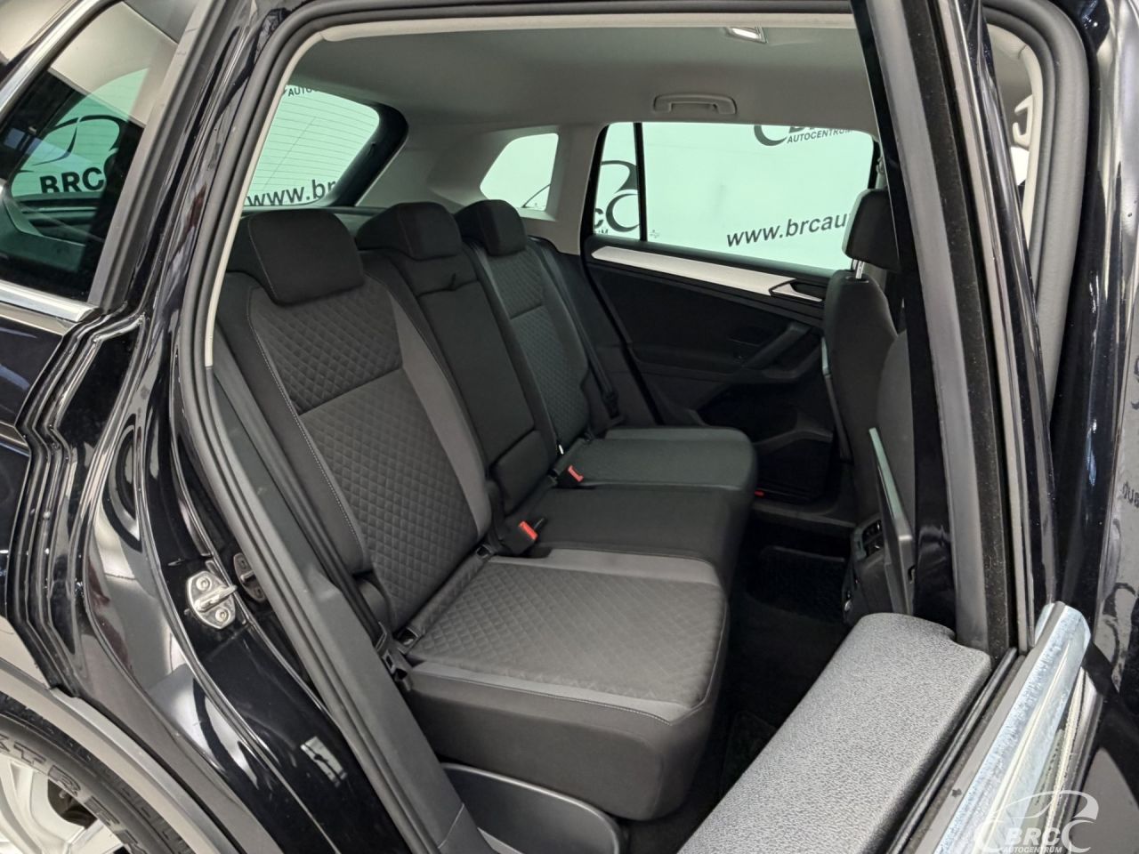 Volkswagen Tiguan | 9