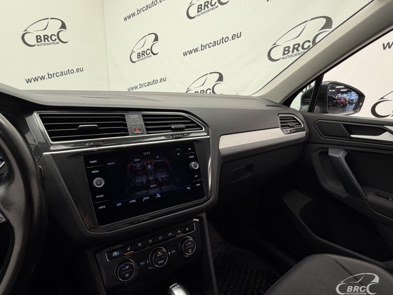 Volkswagen Tiguan | 24