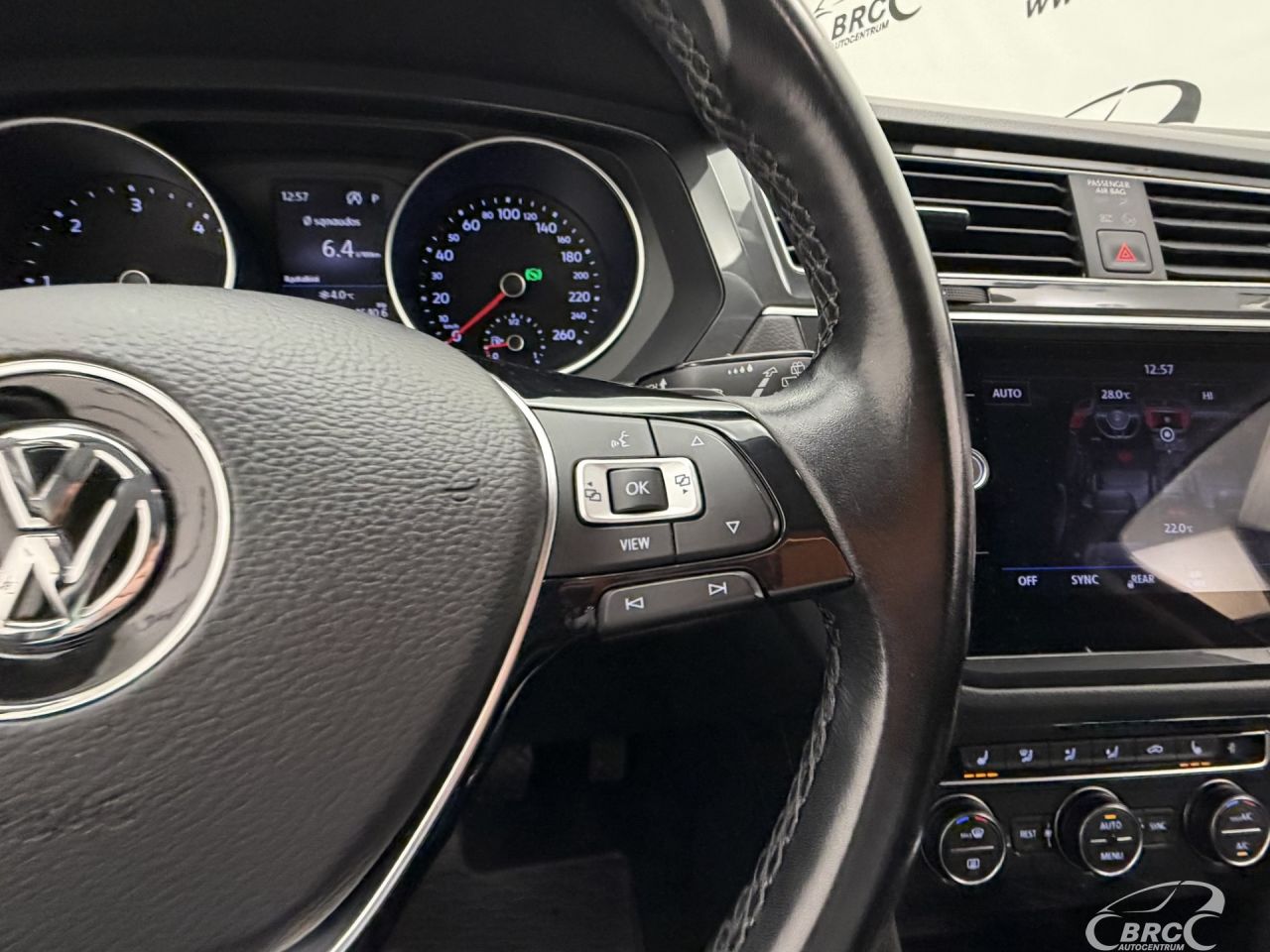 Volkswagen Tiguan | 25