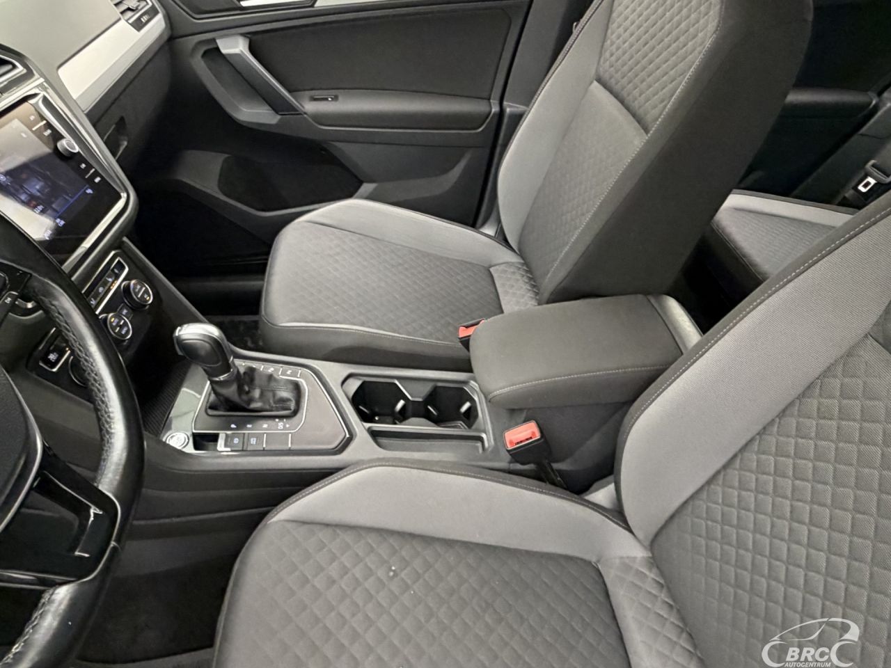 Volkswagen Tiguan | 24