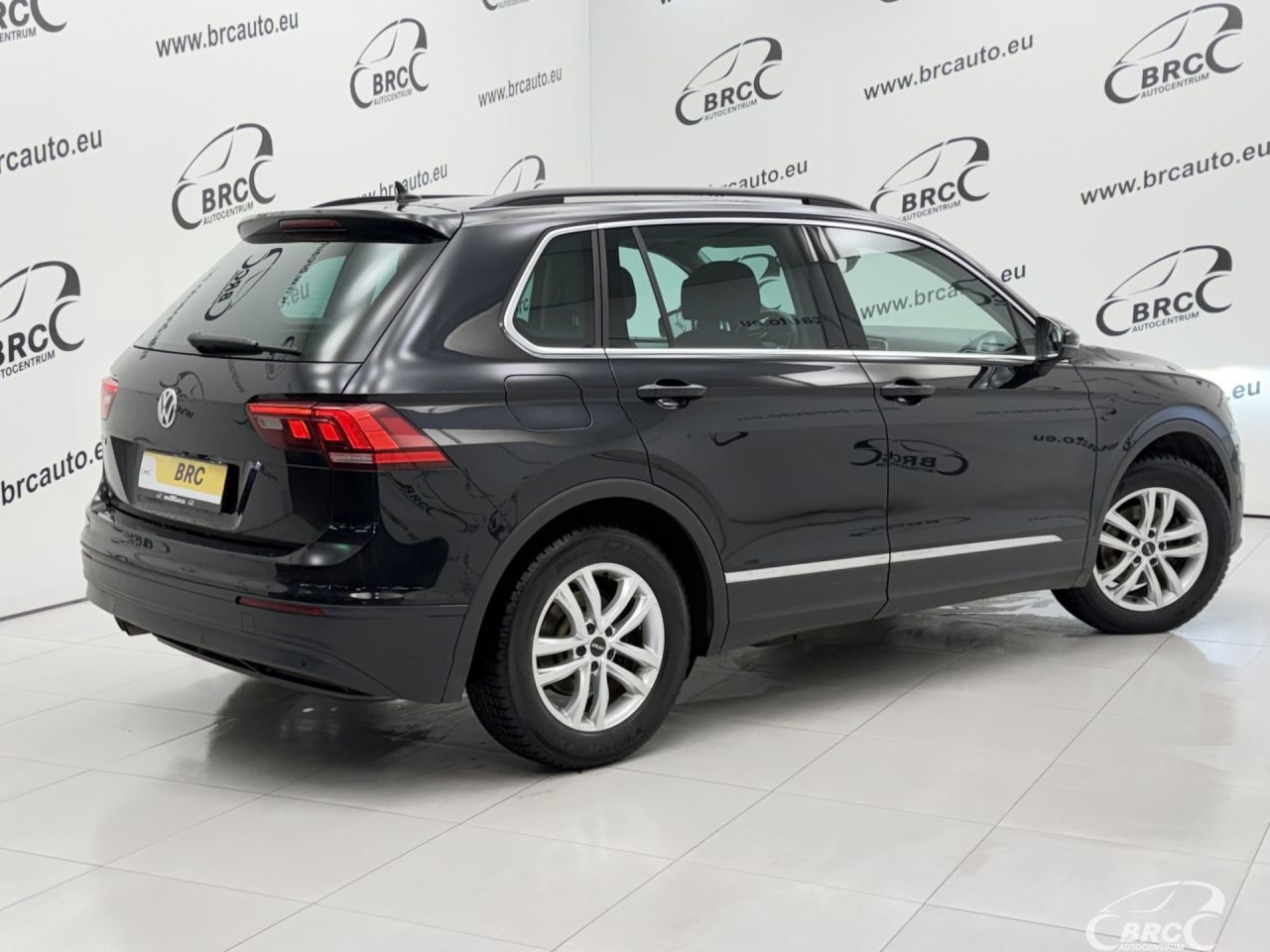 Volkswagen Tiguan | 1