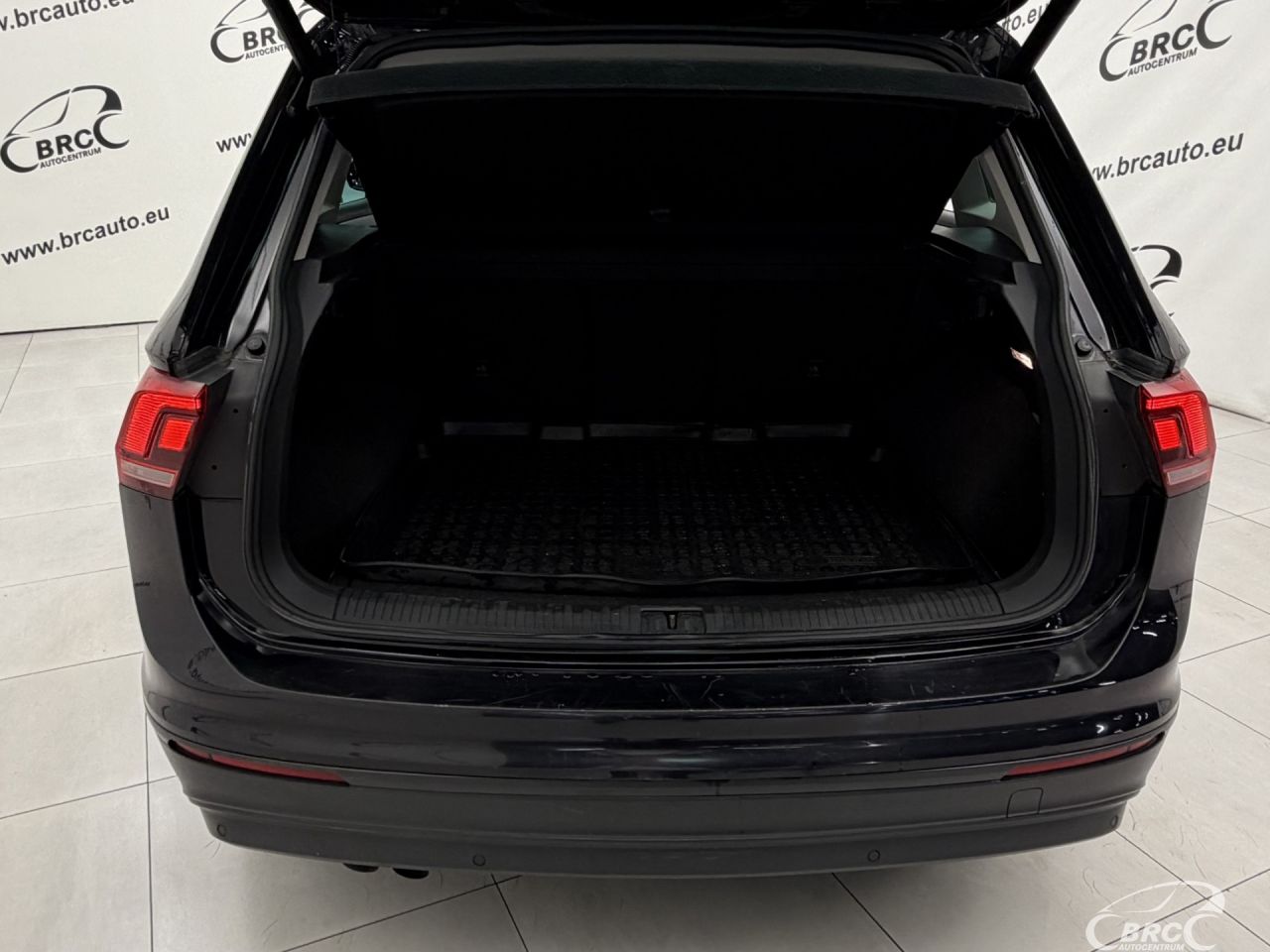 Volkswagen Tiguan | 42