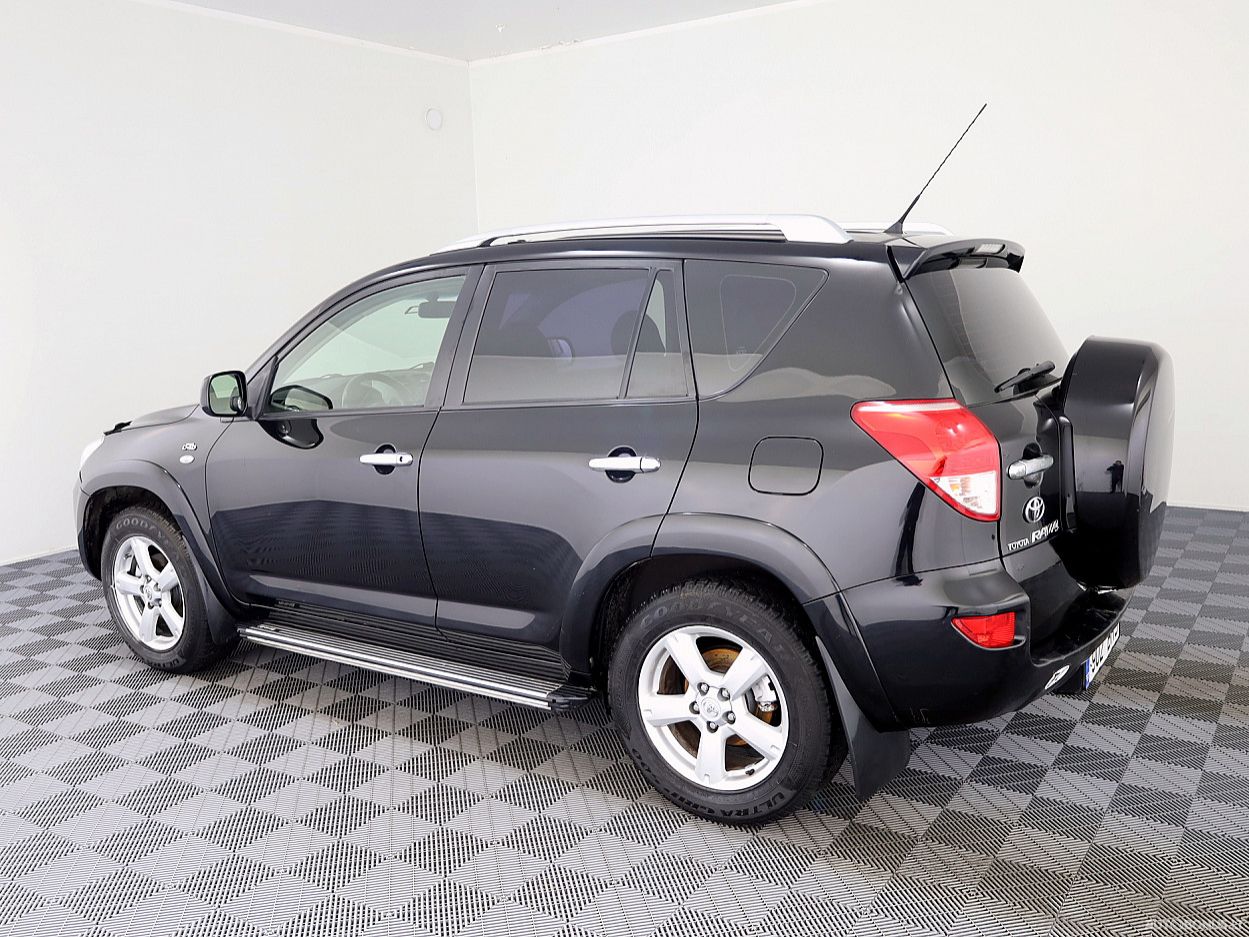 Toyota RAV4 | 3