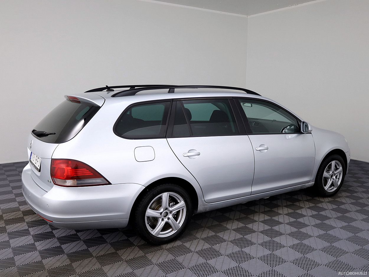 Volkswagen Golf | 2
