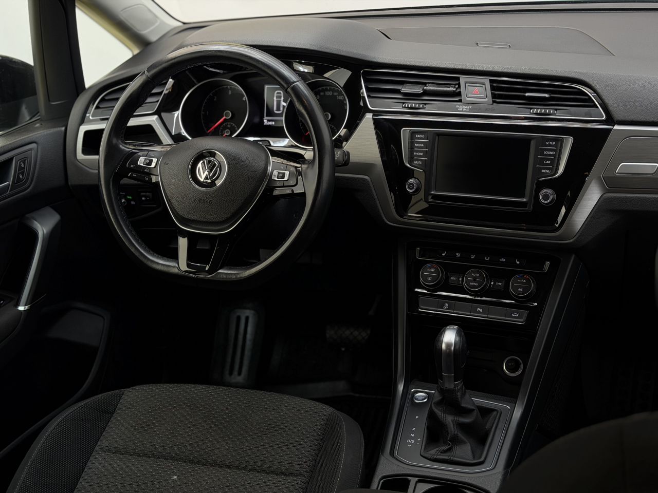 Volkswagen Touran | 14