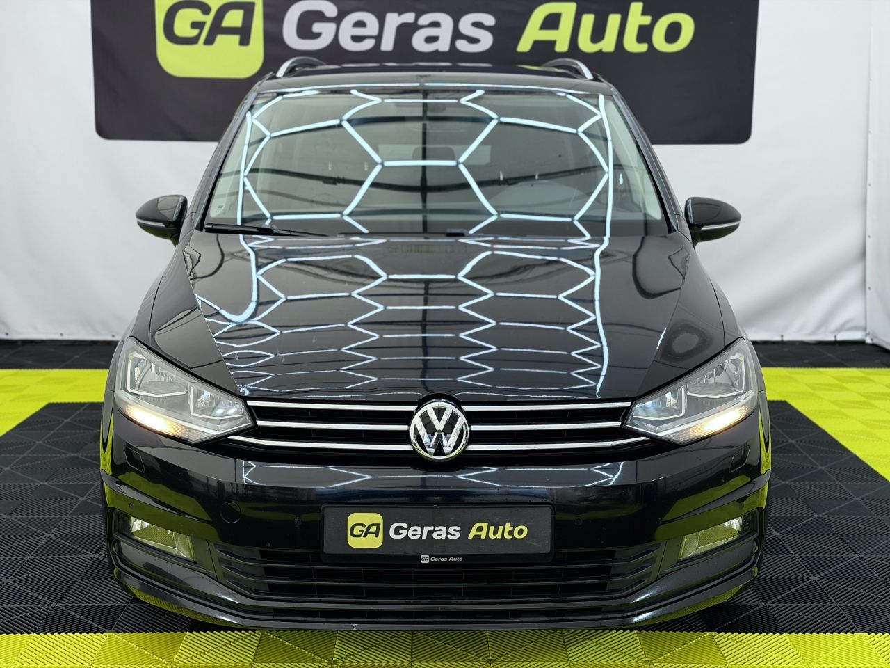 Volkswagen Touran | 1