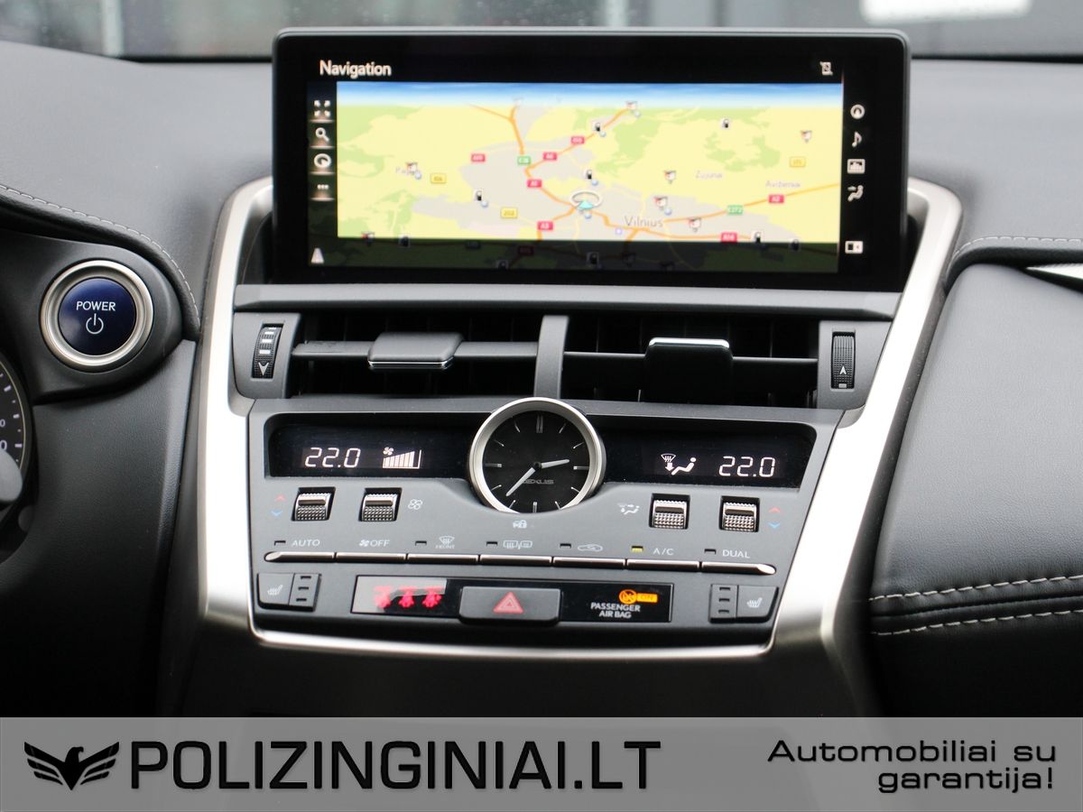 Lexus NX 300h | 11