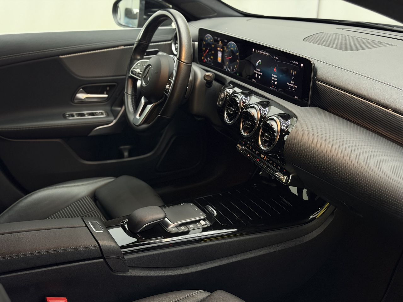 Mercedes-Benz CLA180 | 15