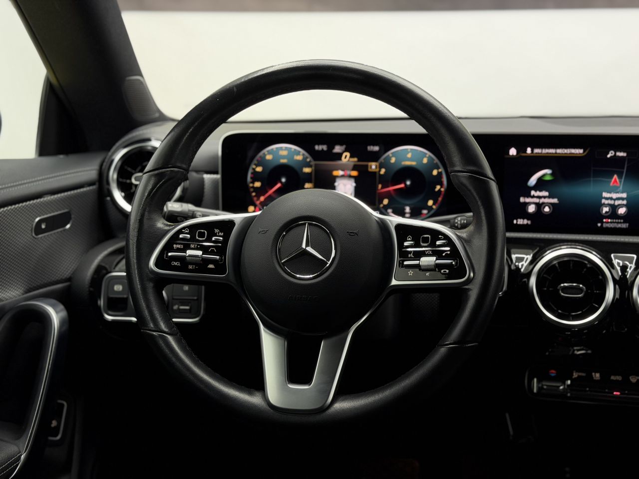 Mercedes-Benz CLA180 | 17