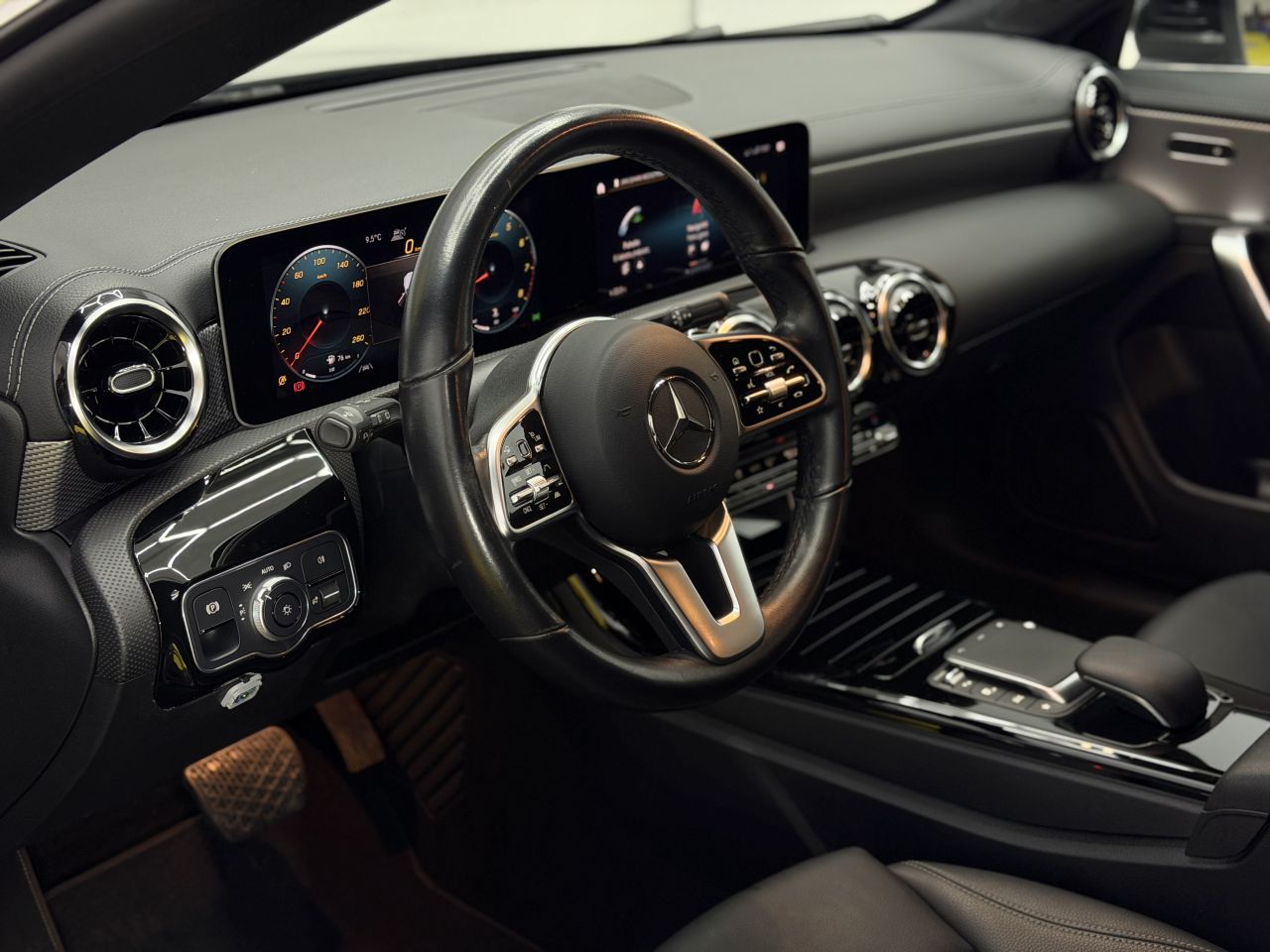 Mercedes-Benz CLA180 | 8