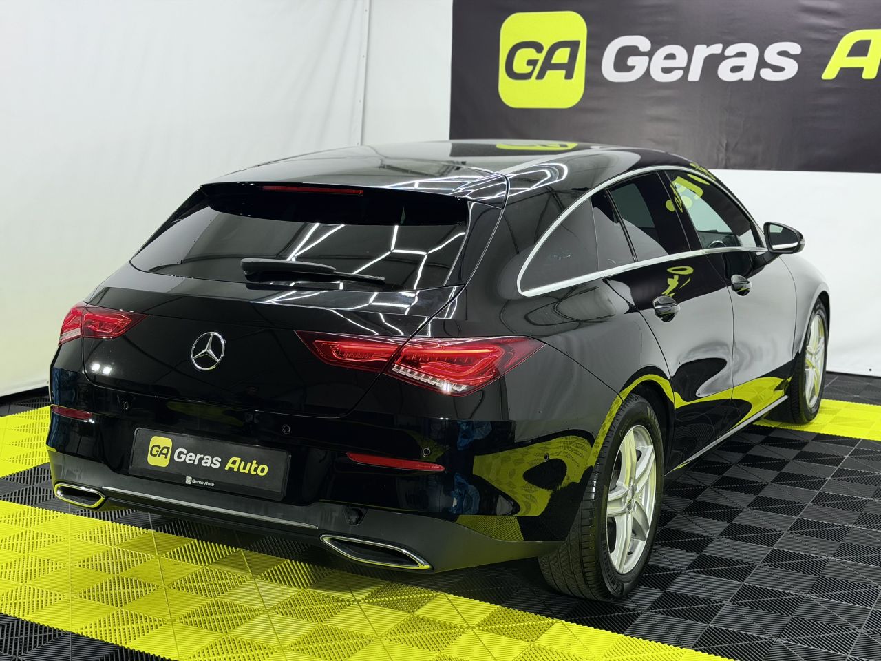 Mercedes-Benz CLA180 | 3