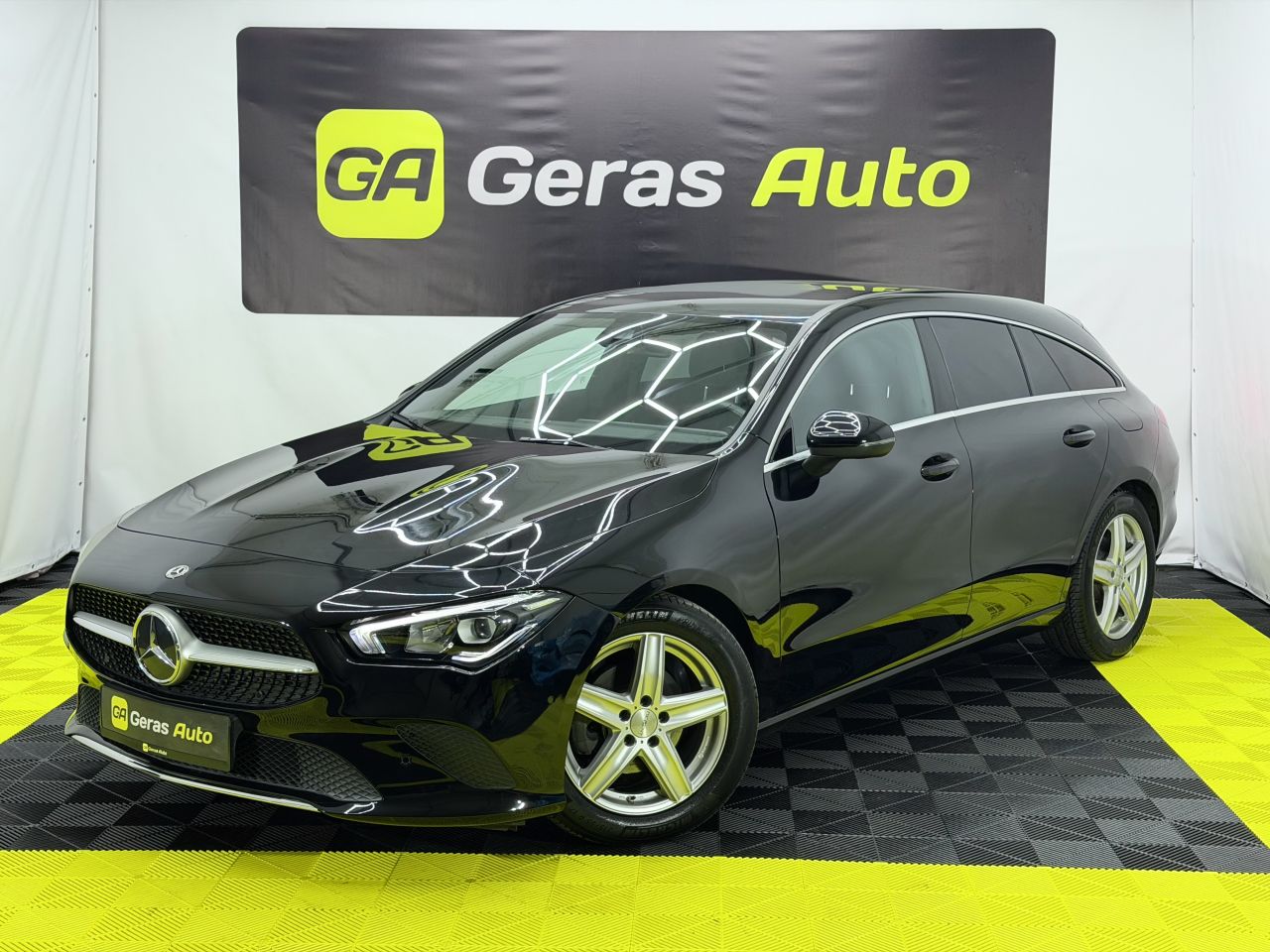 Mercedes-Benz CLA180