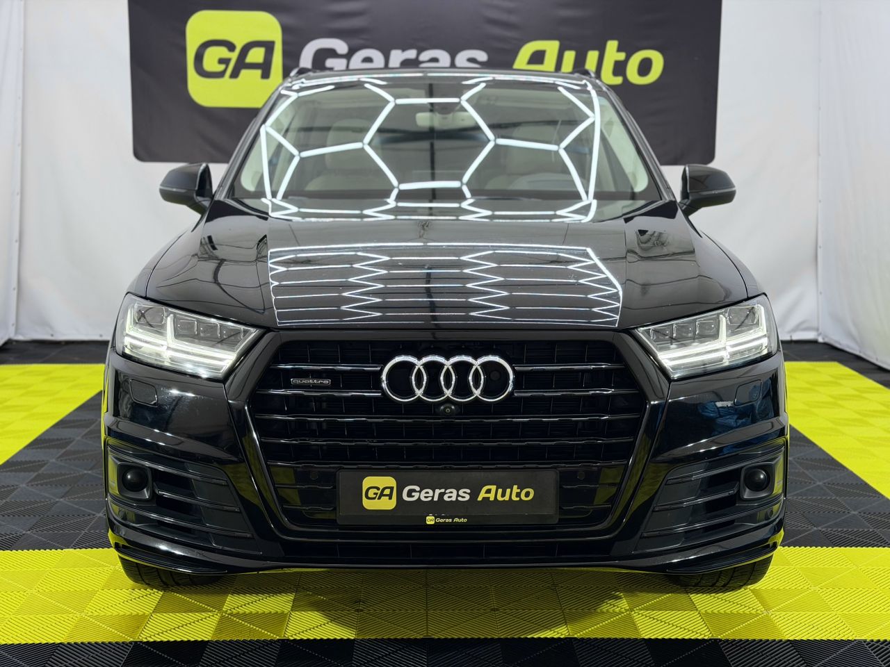 Audi Q7 | 1