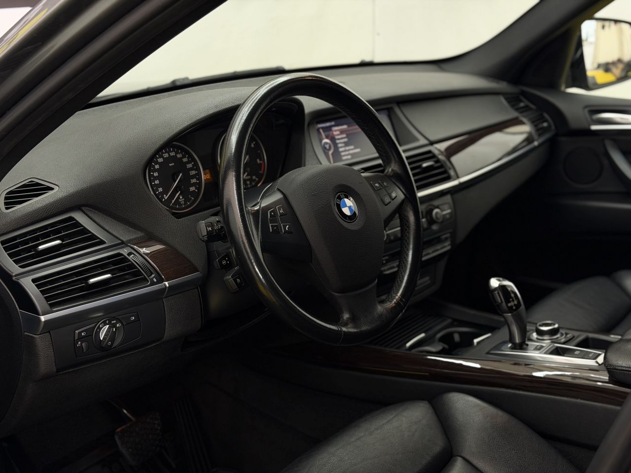 BMW X5 | 8