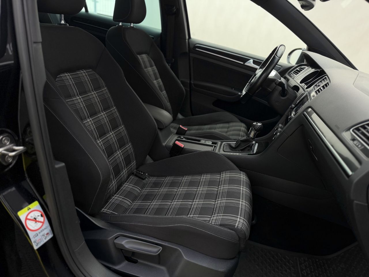 Volkswagen Golf | 11