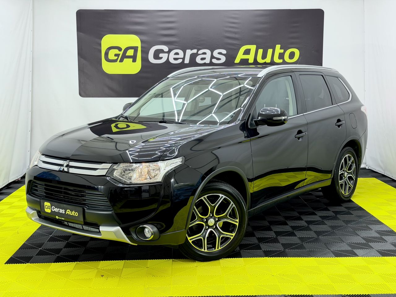 Mitsubishi Outlander, Внедорожник