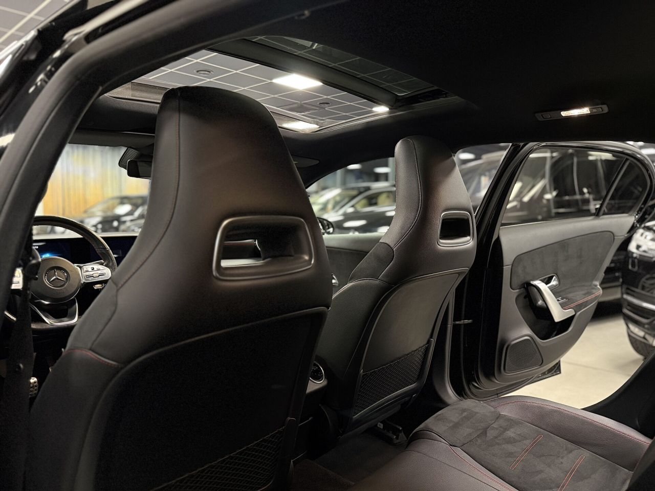 Mercedes-Benz A180 | 4