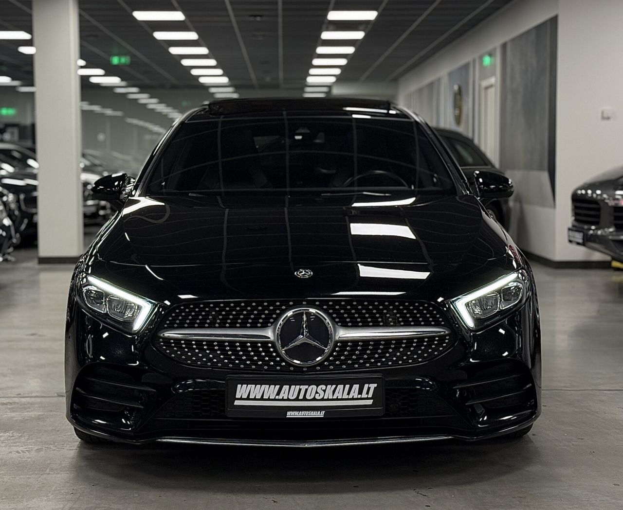 Mercedes-Benz A180 | 24