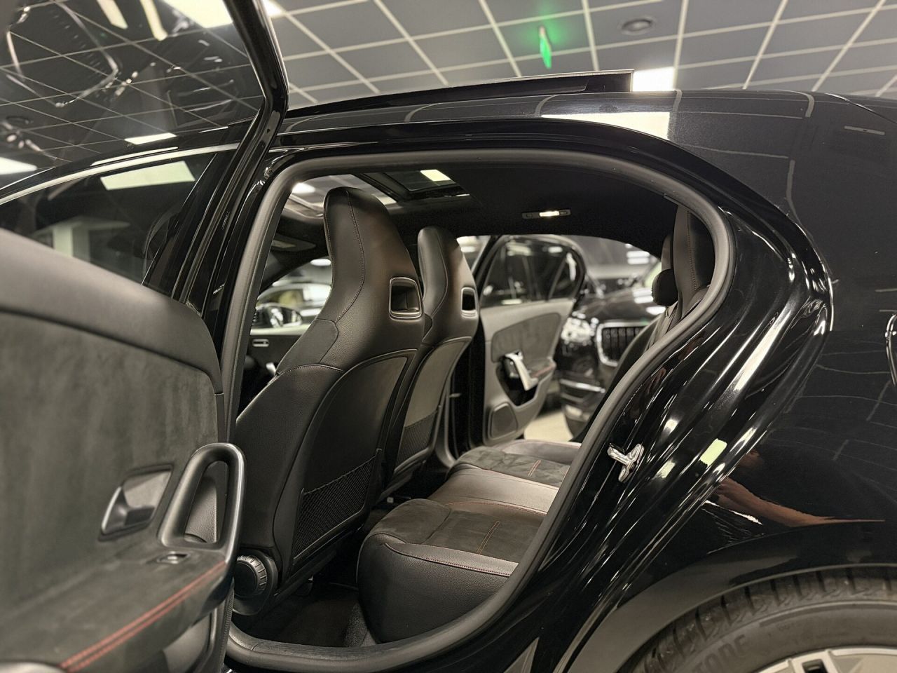 Mercedes-Benz A180 | 3