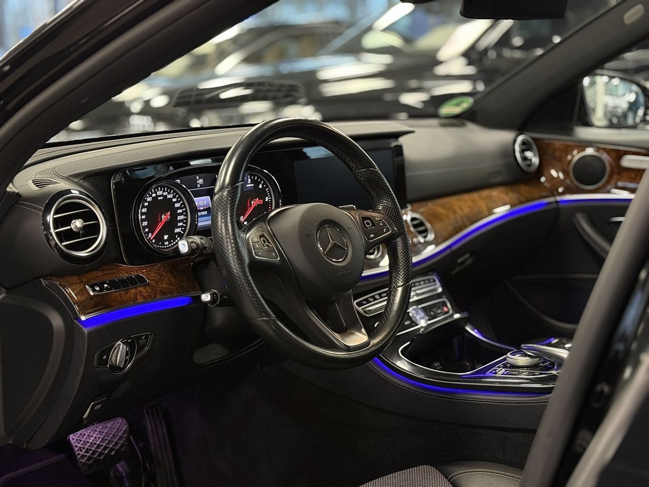 Mercedes-Benz E220 | 16