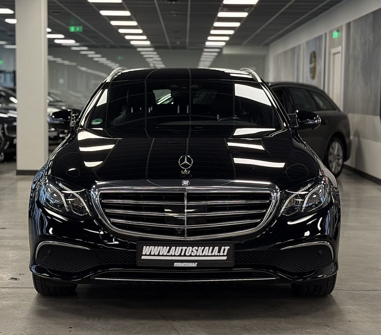 Mercedes-Benz E220 | 2