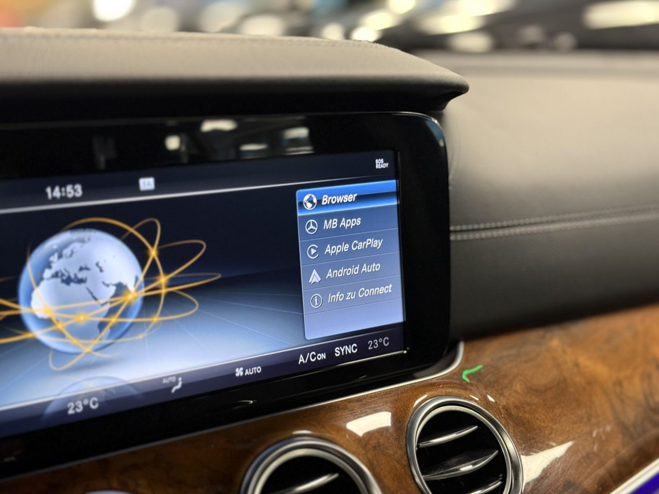 Mercedes-Benz E220 | 35