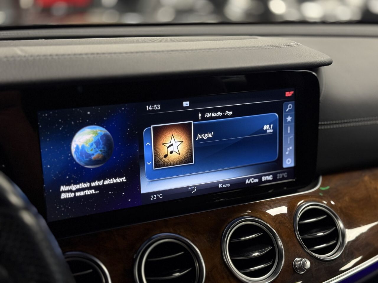 Mercedes-Benz E220 | 31