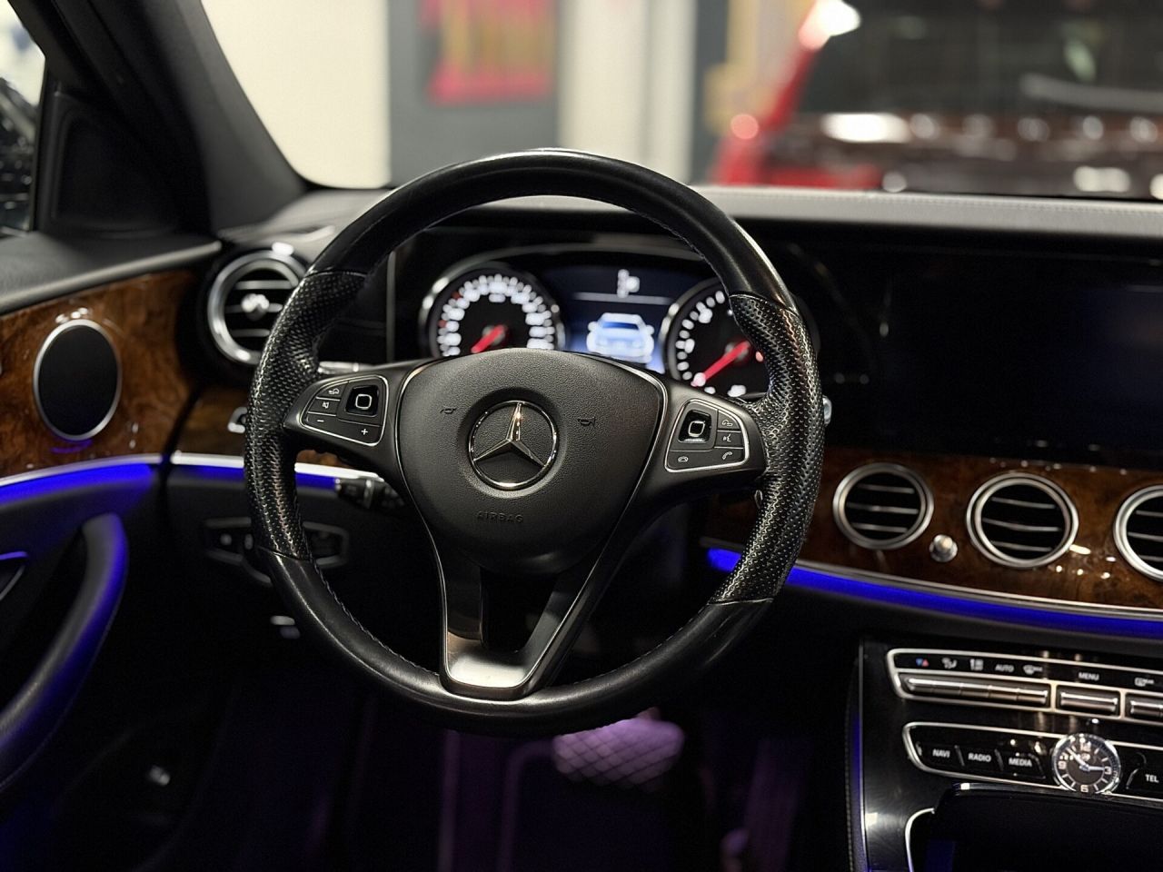 Mercedes-Benz E220 | 29