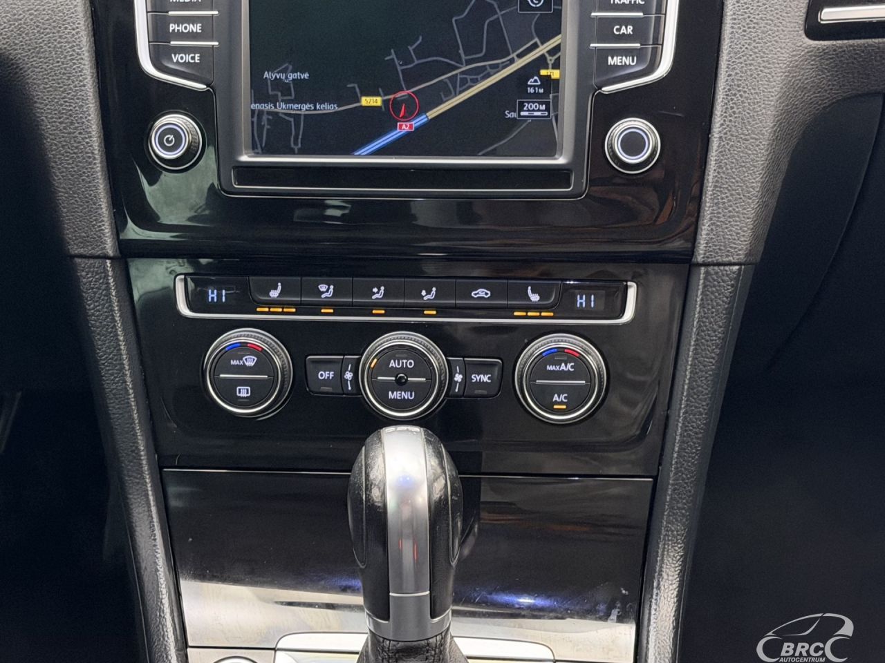 Volkswagen Golf | 30