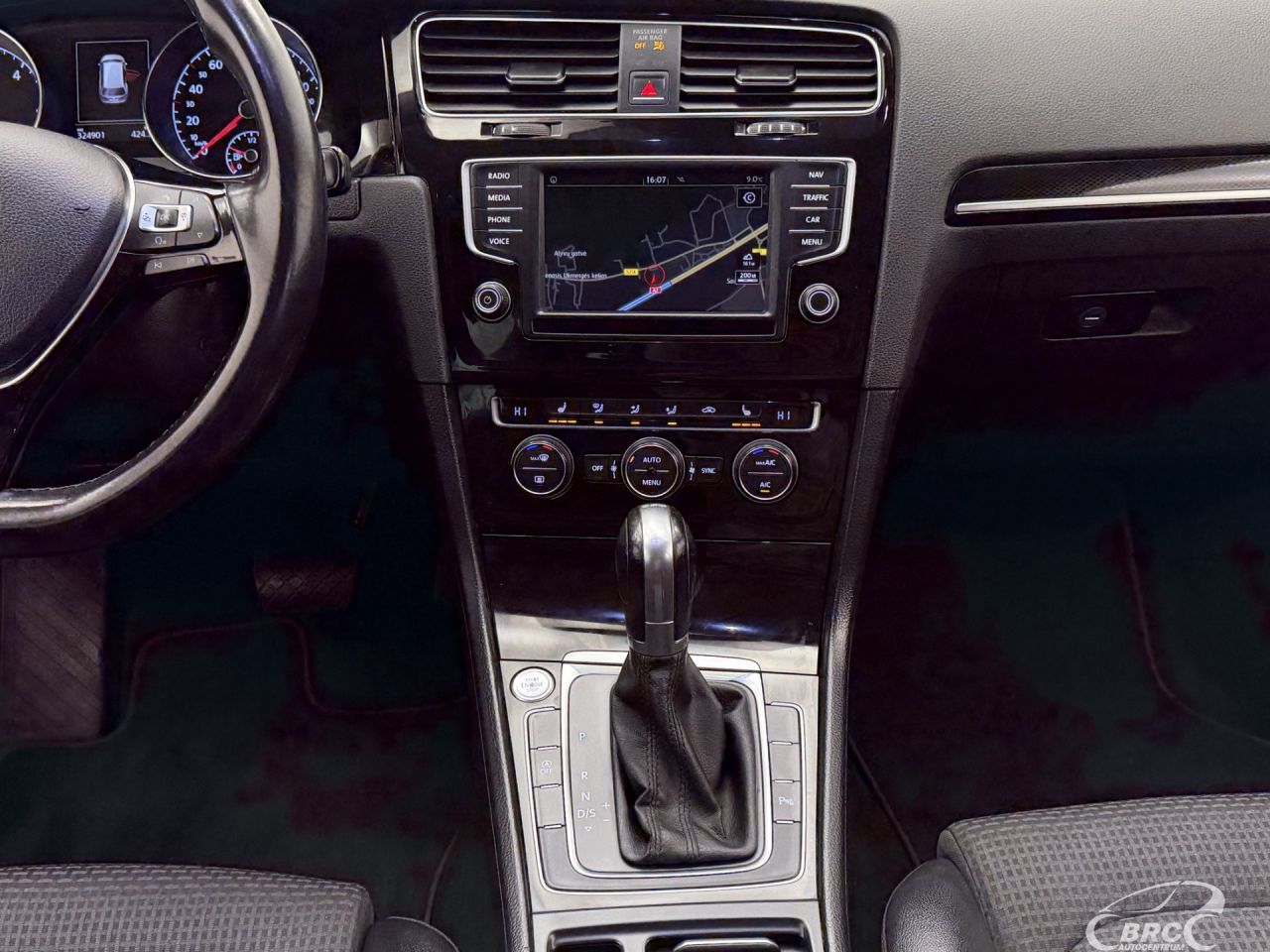 Volkswagen Golf | 25