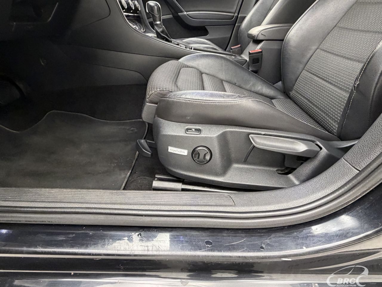 Volkswagen Golf | 38