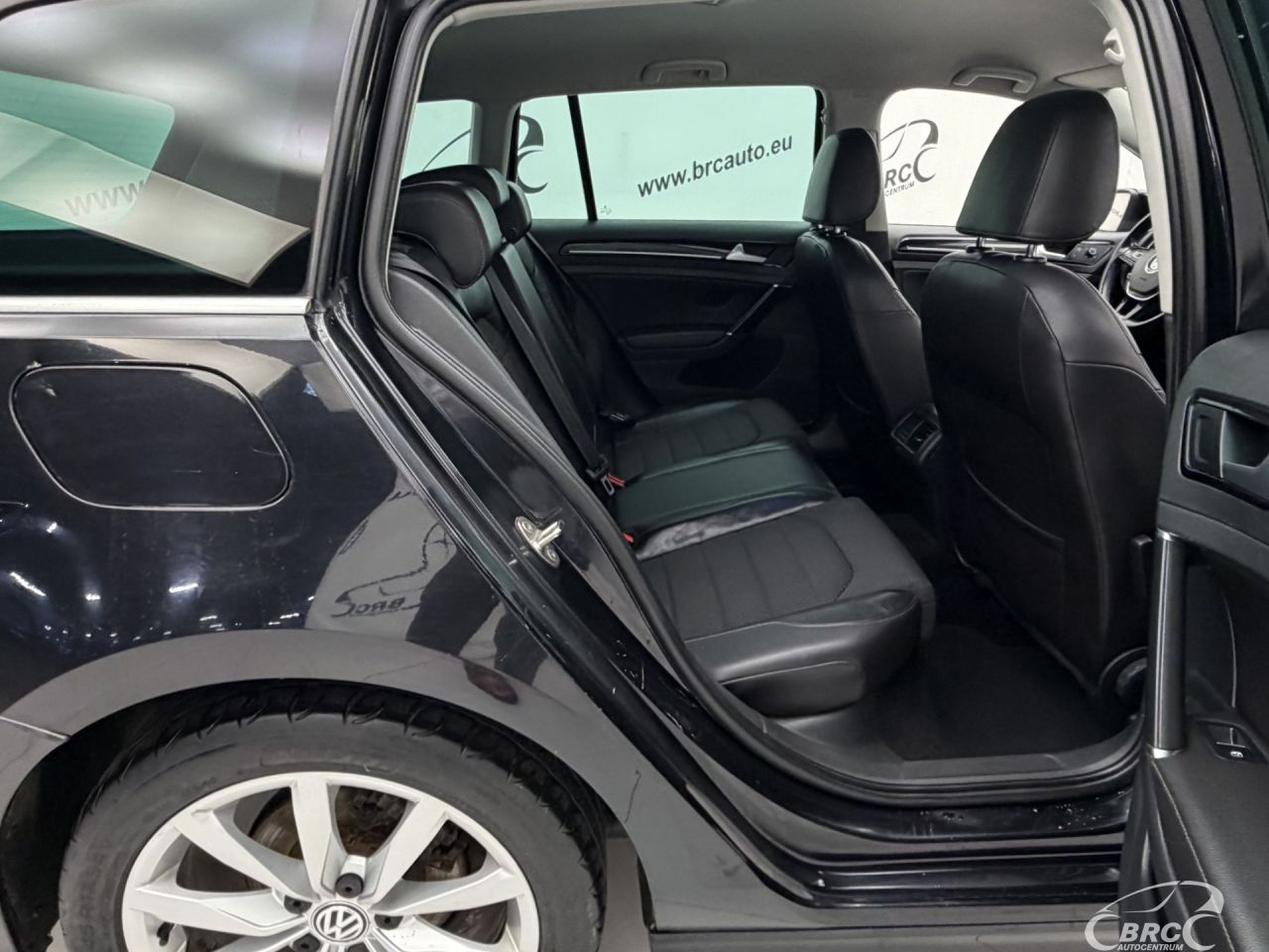 Volkswagen Golf | 16