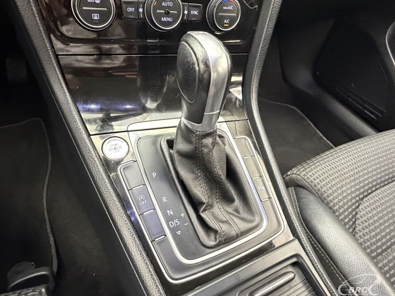 Volkswagen Golf | 43