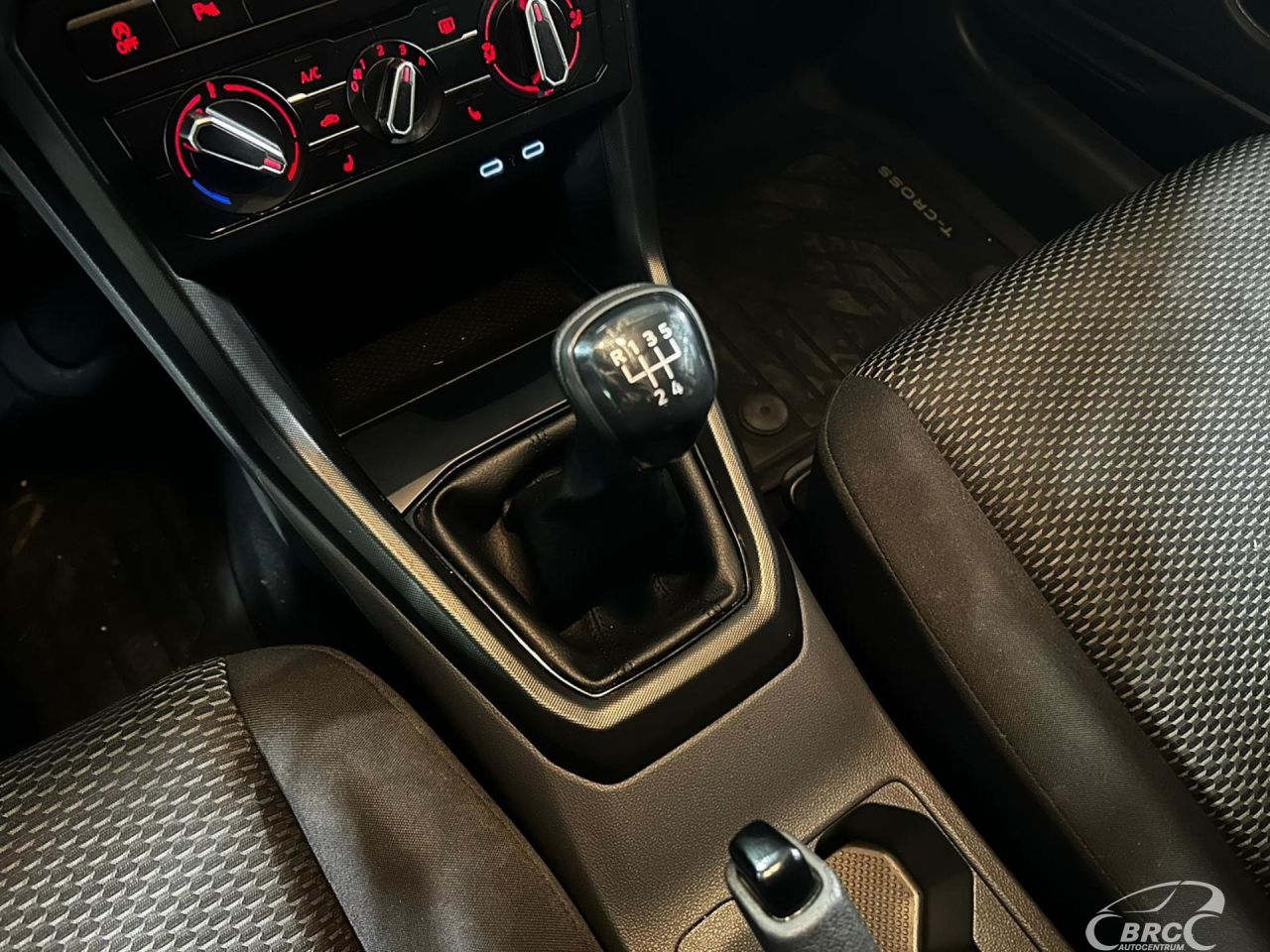 Volkswagen T-Cross | 16