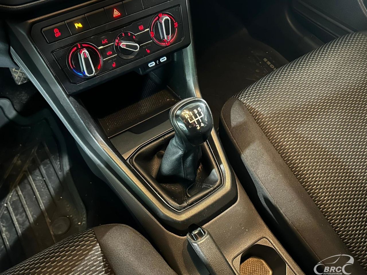 Volkswagen T-Cross | 17