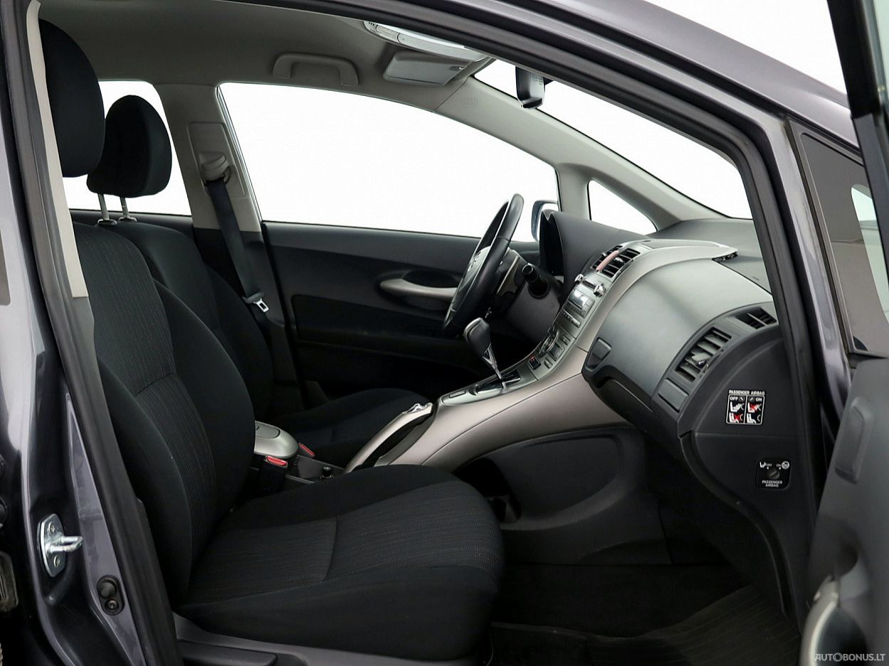 Toyota Auris | 5