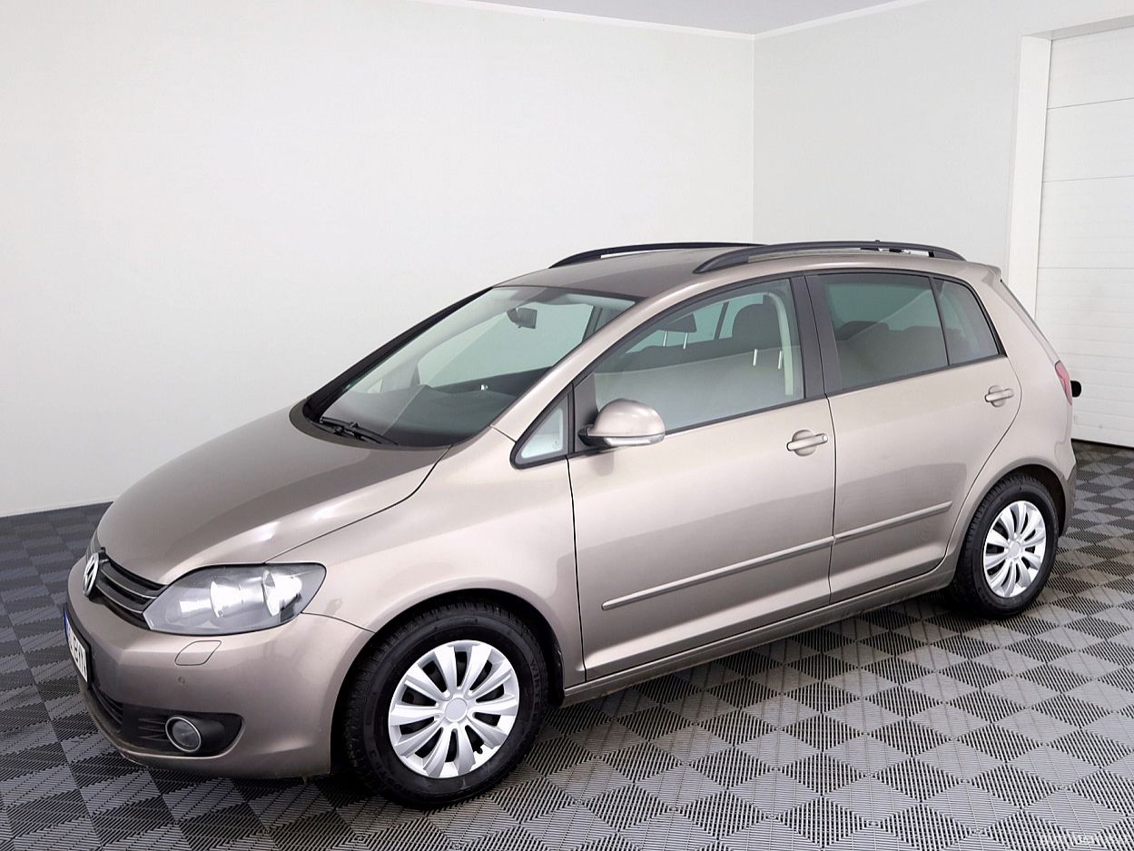 Volkswagen Golf | 1