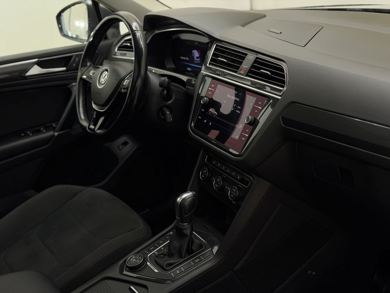 Volkswagen Tiguan | 14