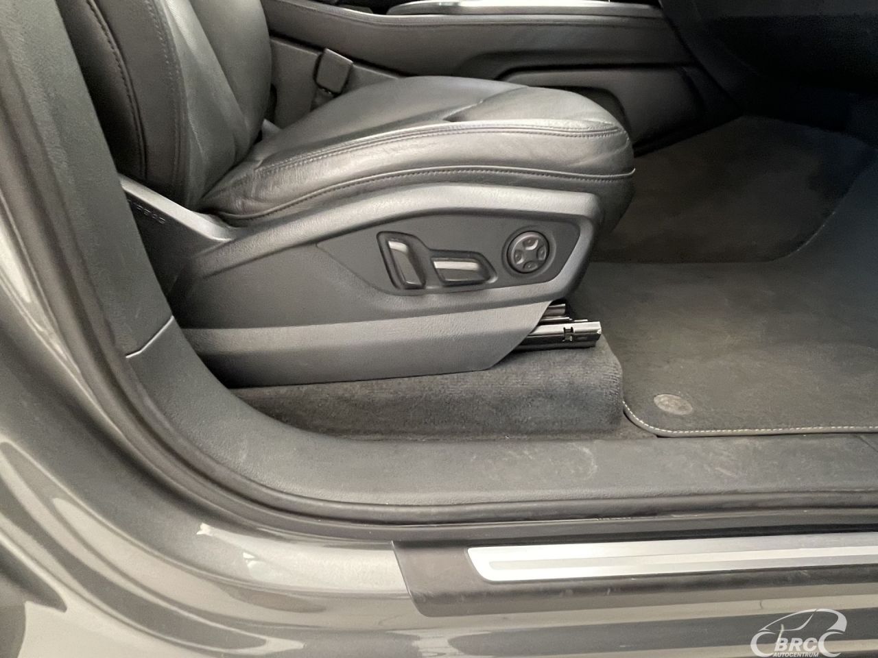 Audi Q7 | 5