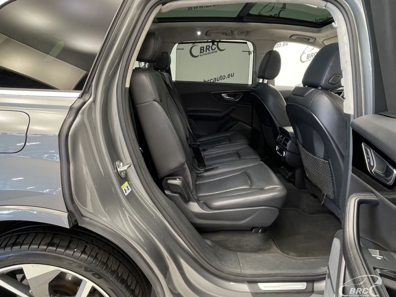 Audi Q7 | 9