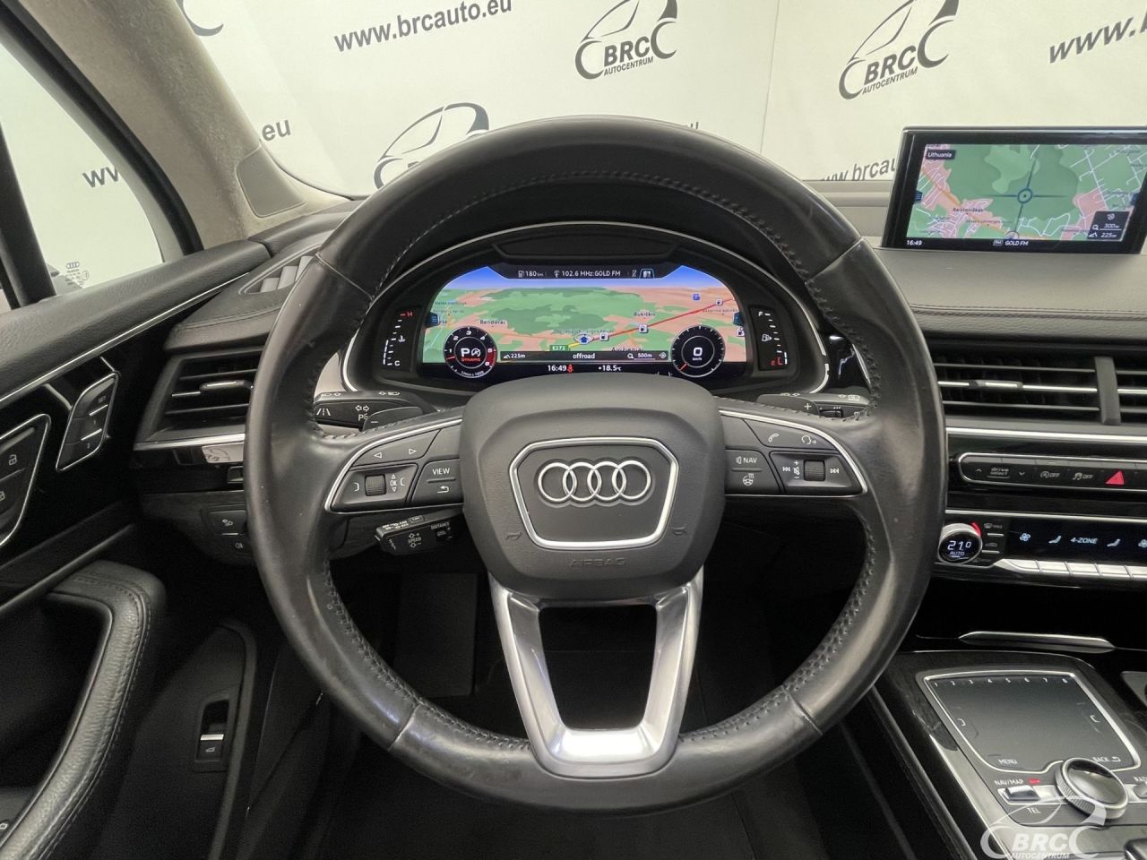 Audi Q7 | 32