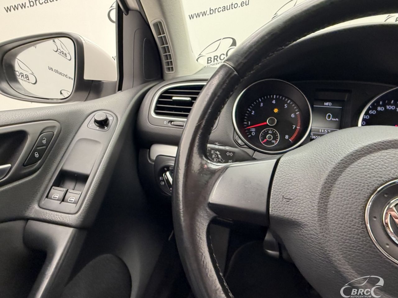 Volkswagen Golf | 24