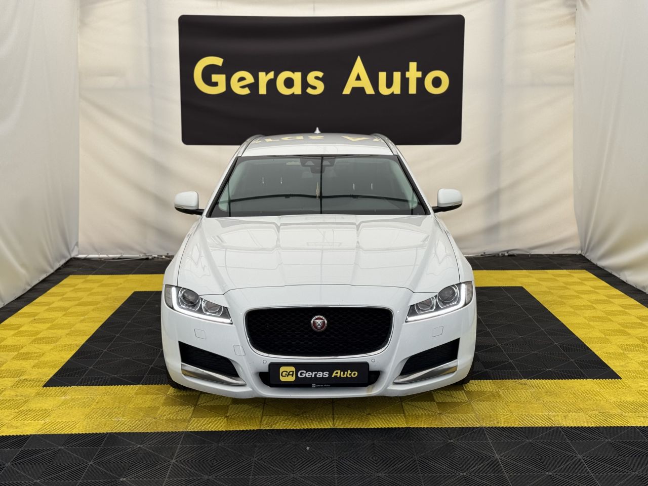 Jaguar XF | 6