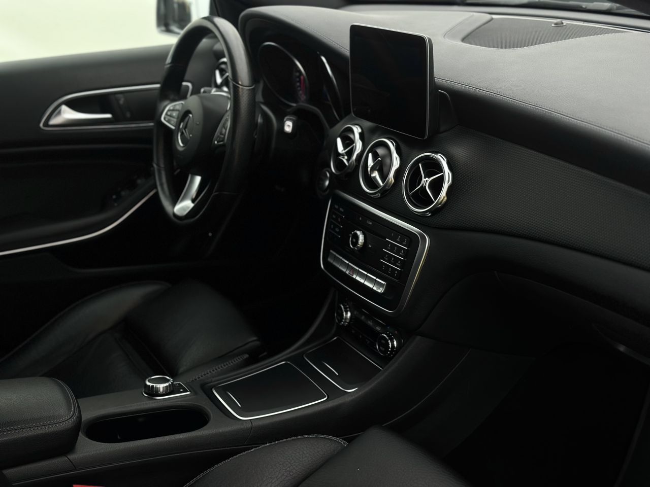 Mercedes-Benz GLA220 | 15