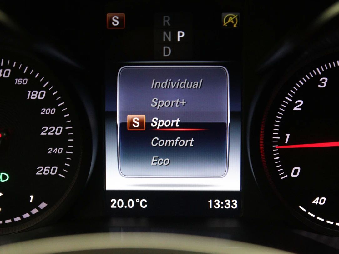 Mercedes-Benz GLC250 | 31