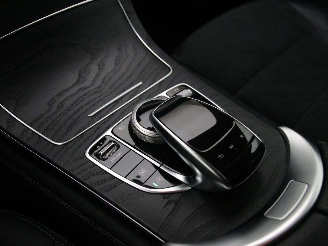 Mercedes-Benz GLC250 | 38