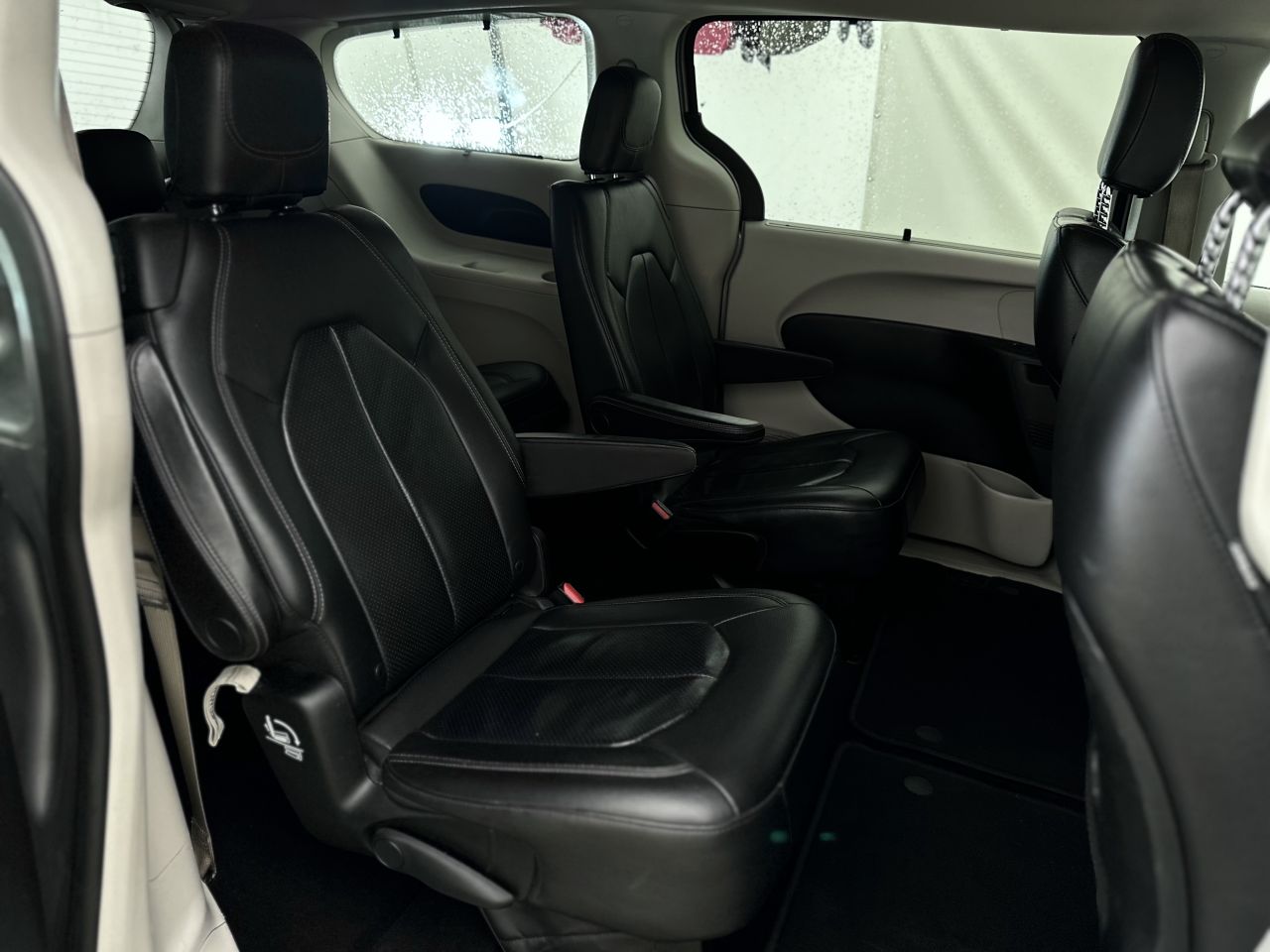 Chrysler Pacifica | 12