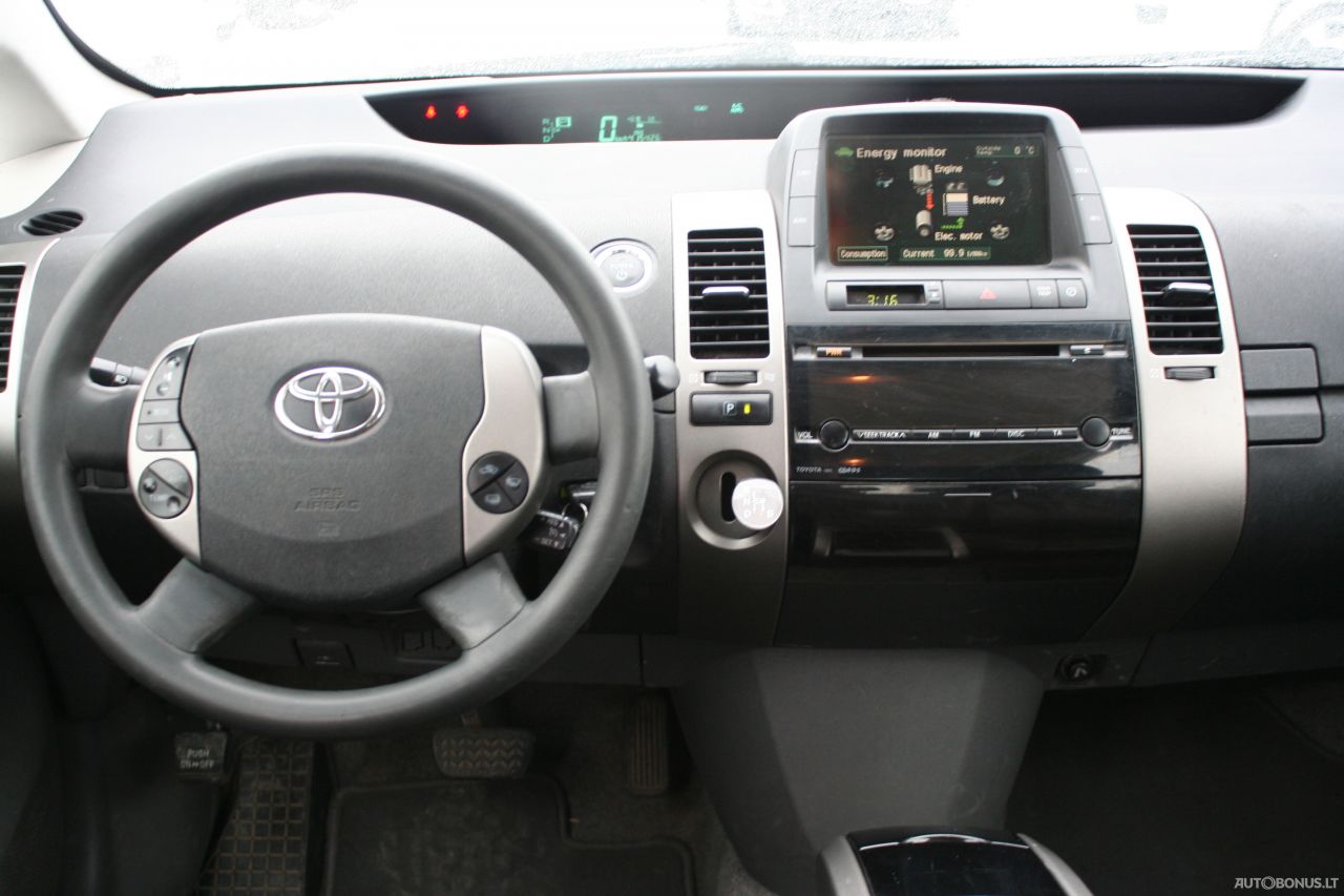 Toyota Prius | 8