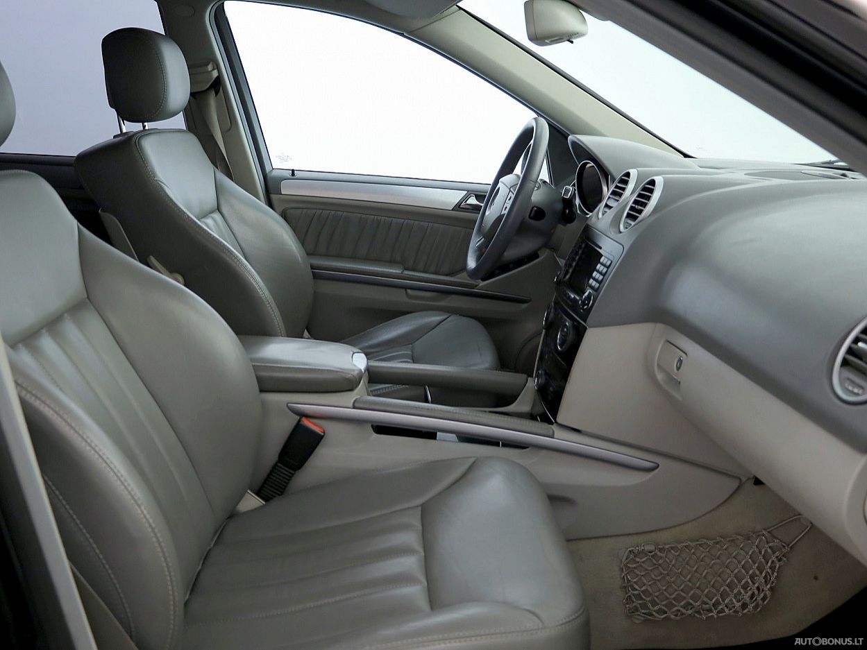 Mercedes-Benz ML320 | 5