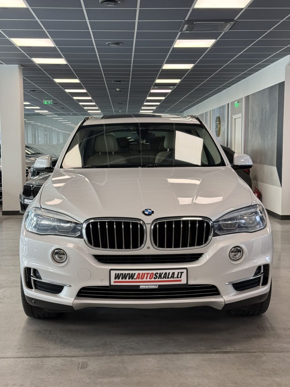 BMW X5 | 8